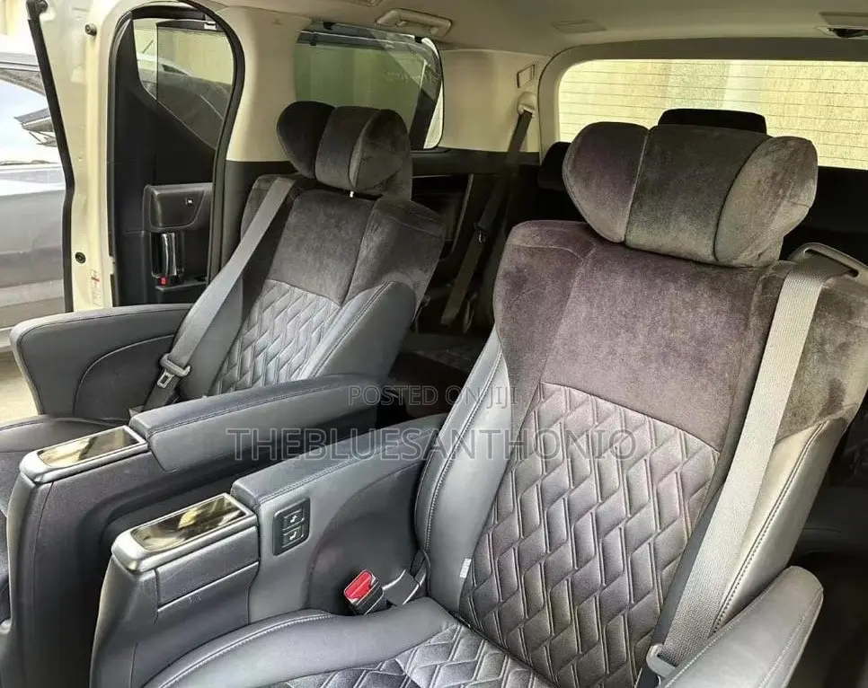 Toyota Alphard 2.5 Hybrid AWD 2016 Pearl