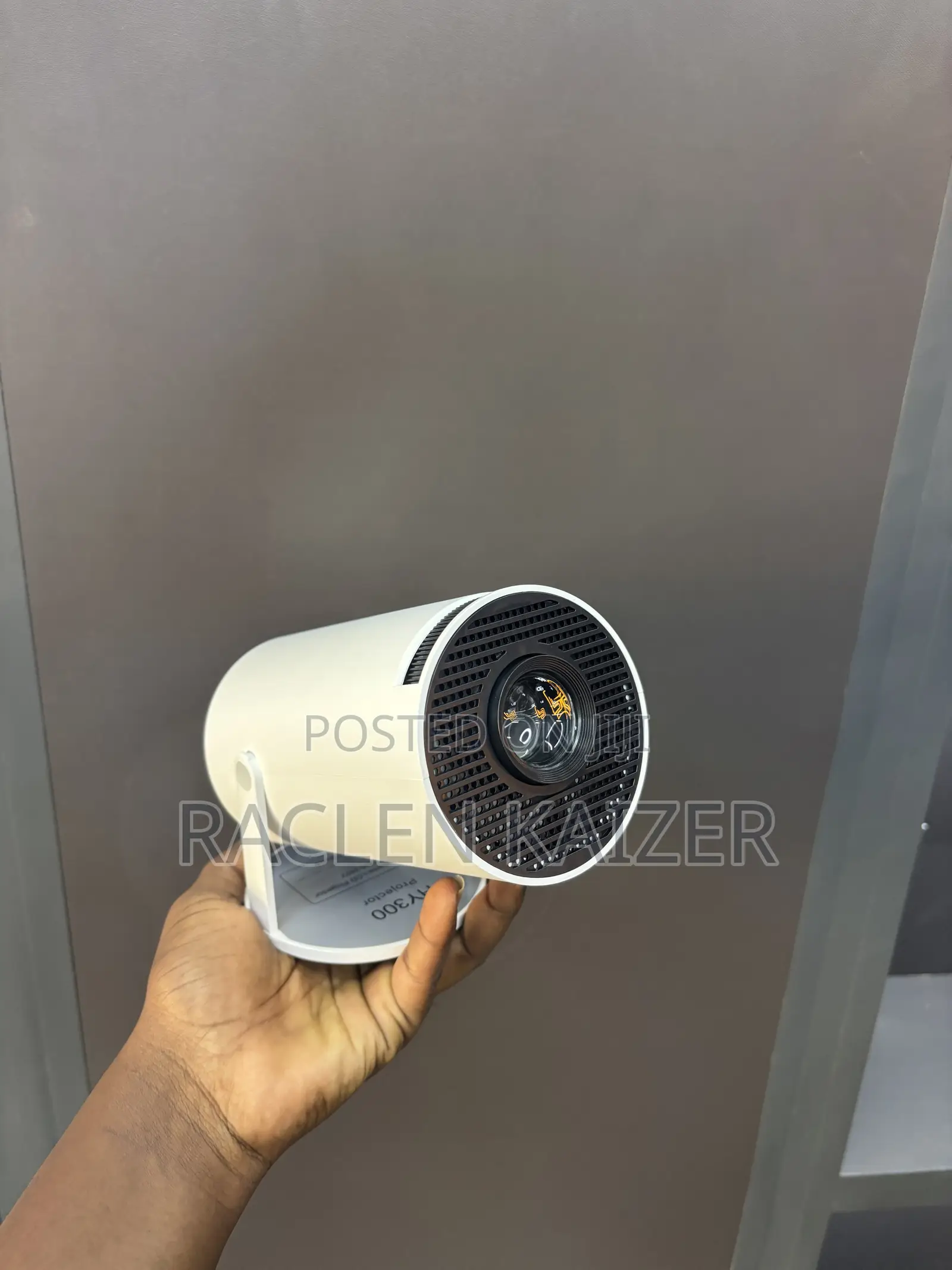 Smart Universal Multimedia Projector