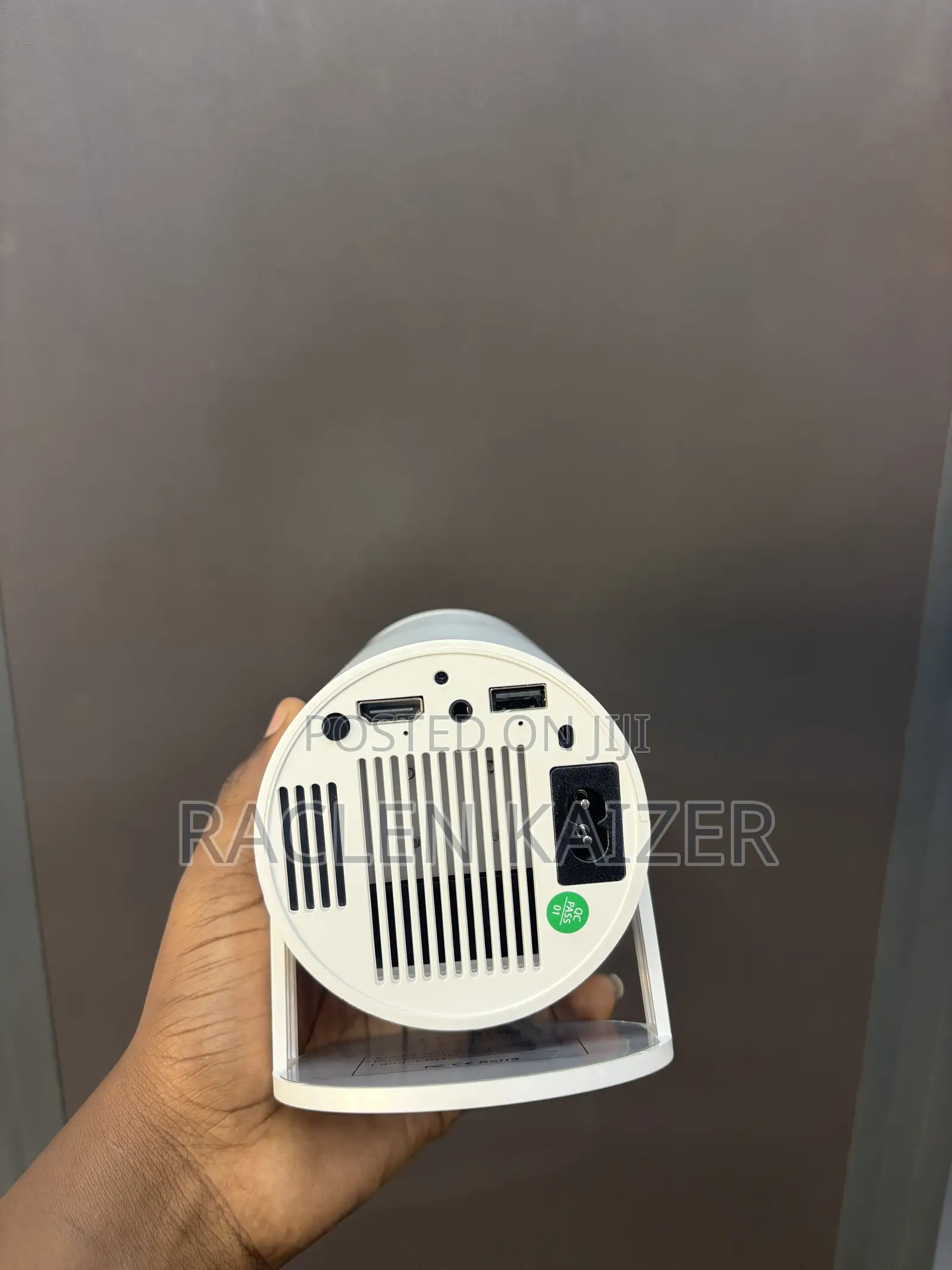 Smart Universal Multimedia Projector