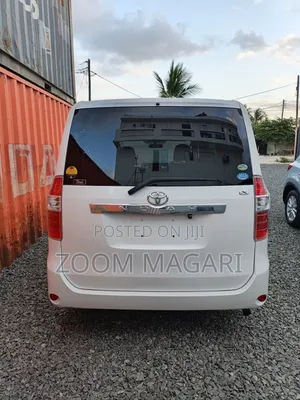 Toyota Noah 2010 Pearl
