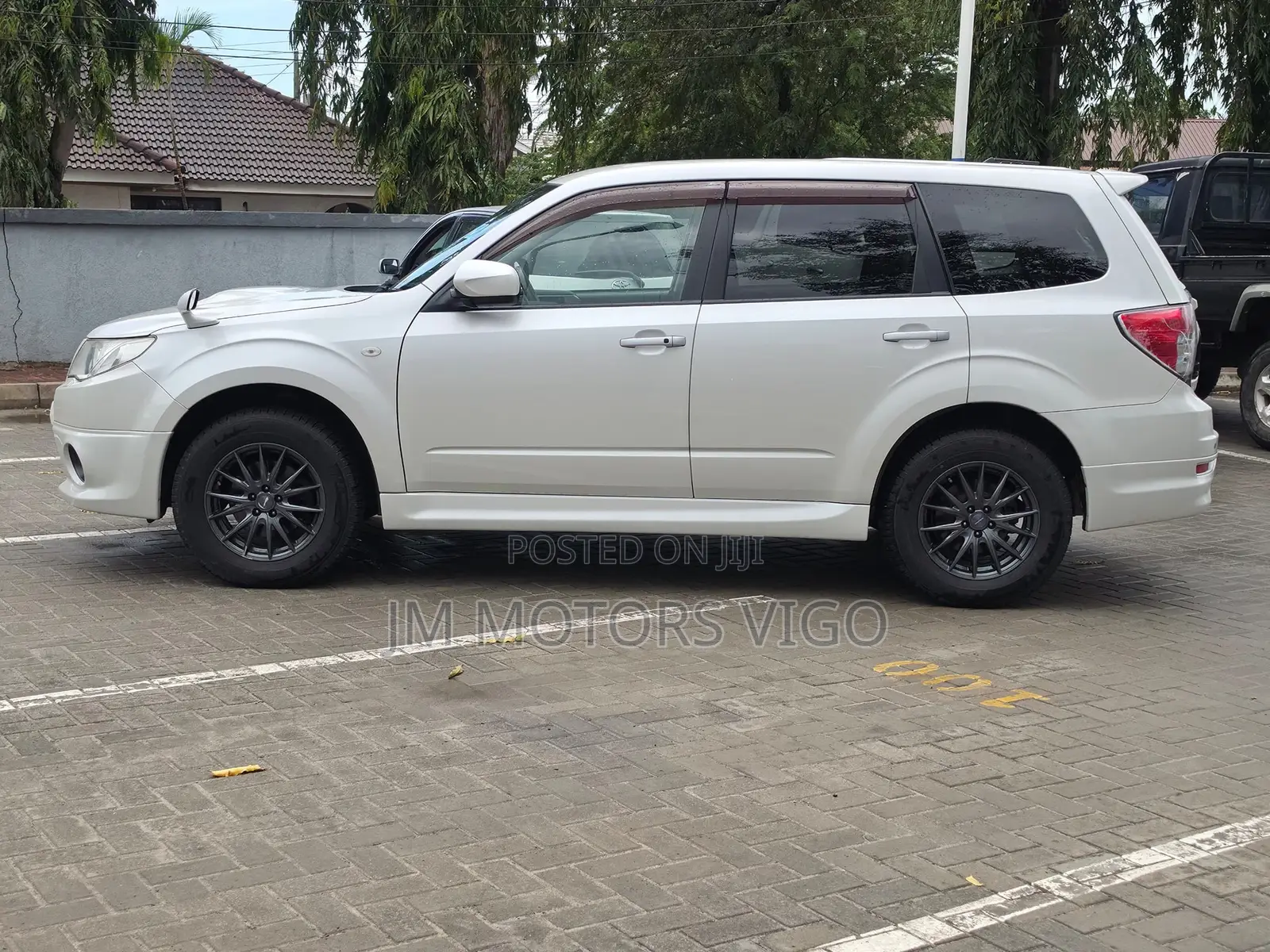 Subaru Forester 2010 Pearl