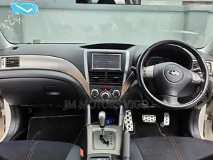Subaru Forester 2010 Pearl