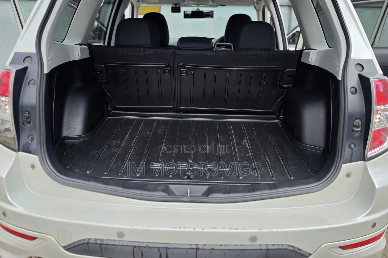 Subaru Forester 2010 Pearl