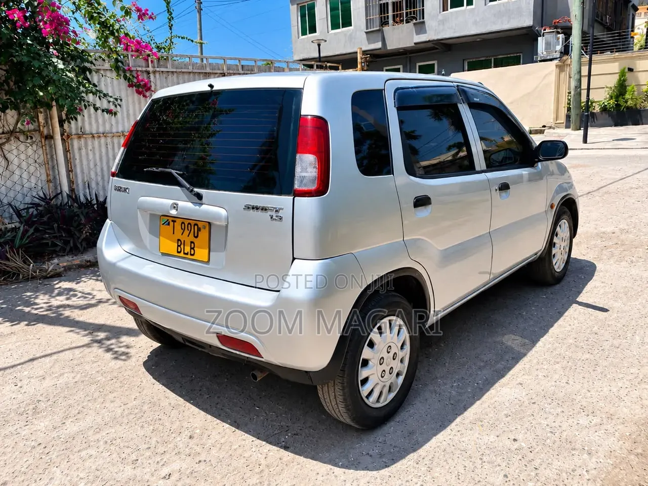 Suzuki Swift 2004 Silver