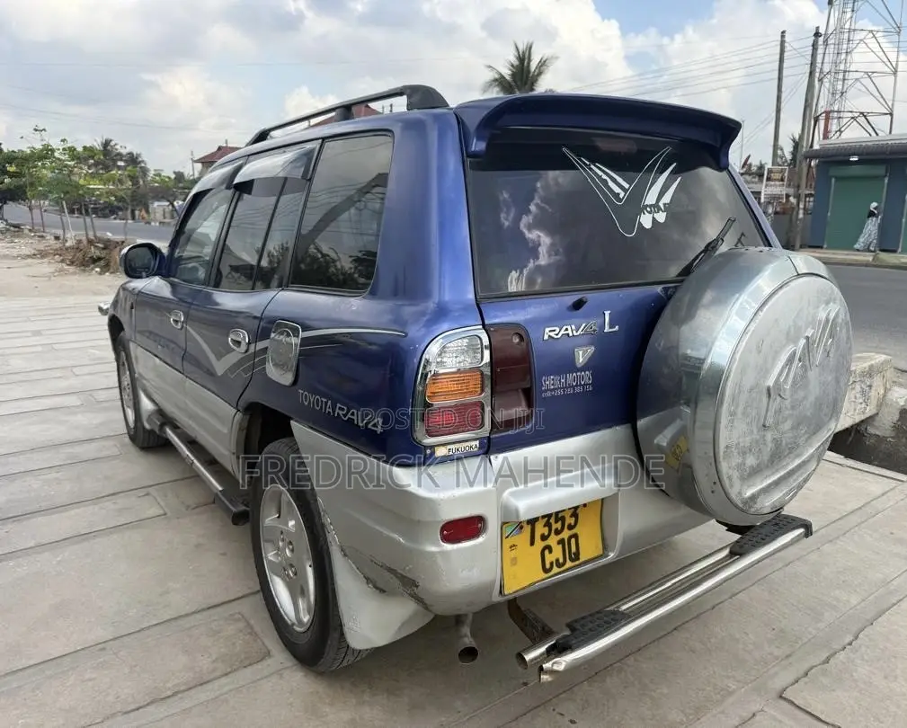 Toyota RAV4 1999 Blue