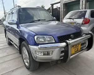 Toyota RAV4 1999 Blue