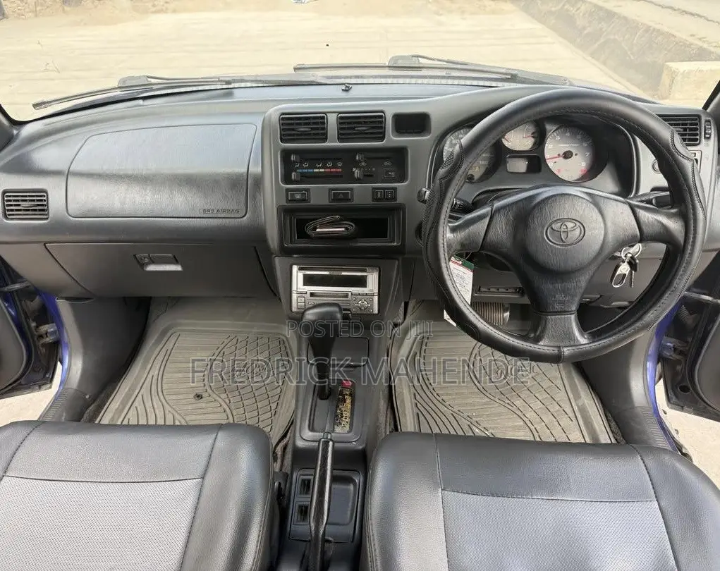 Toyota RAV4 1999 Blue
