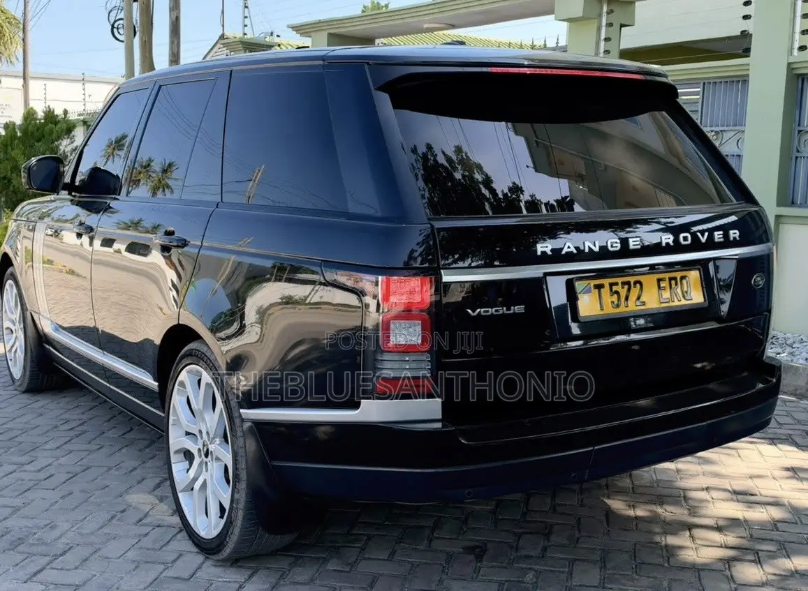 Land Rover Range Rover Vogue 2015 Black