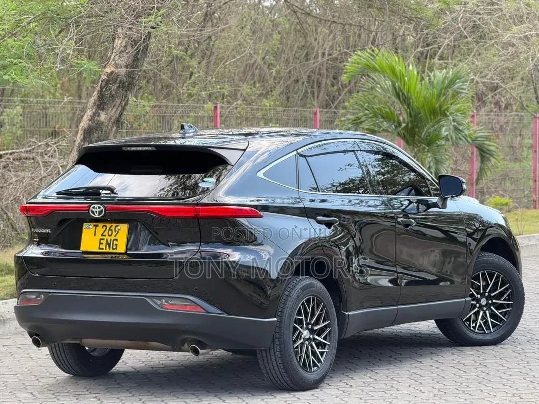 Toyota Harrier 2.0 2020 Black