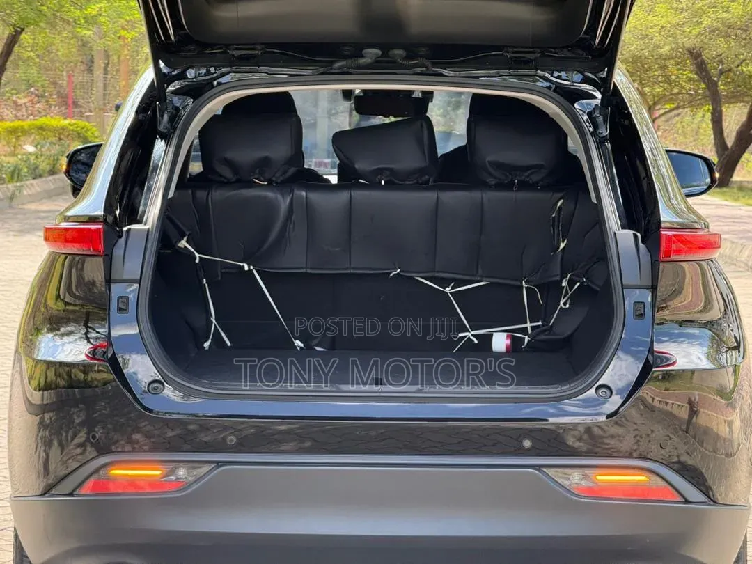 Toyota Harrier 2.0 2020 Black