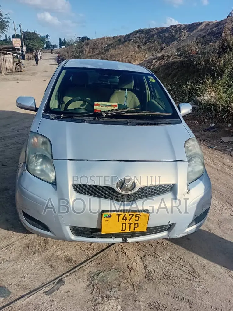 Toyota Vitz 1.0 FWD 5dr 2002 Silver