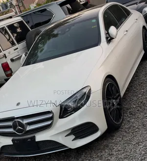 Mercedes-Benz E220 2017 Off white