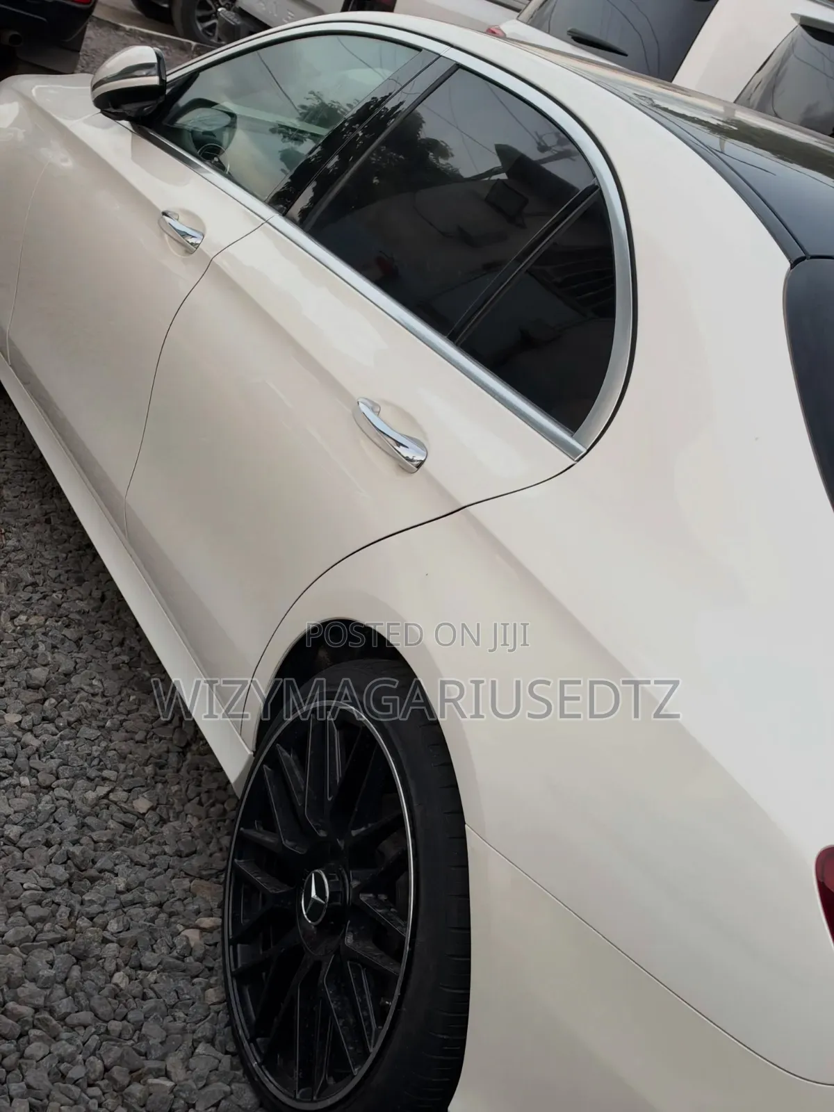 Mercedes-Benz E220 2017 Off white