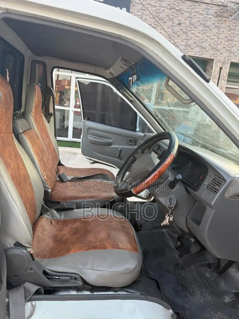 Toyota TownAce 2002 Silver