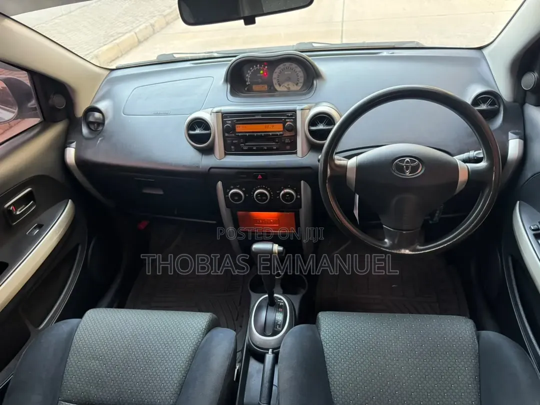 Toyota IST 2006 Blue
