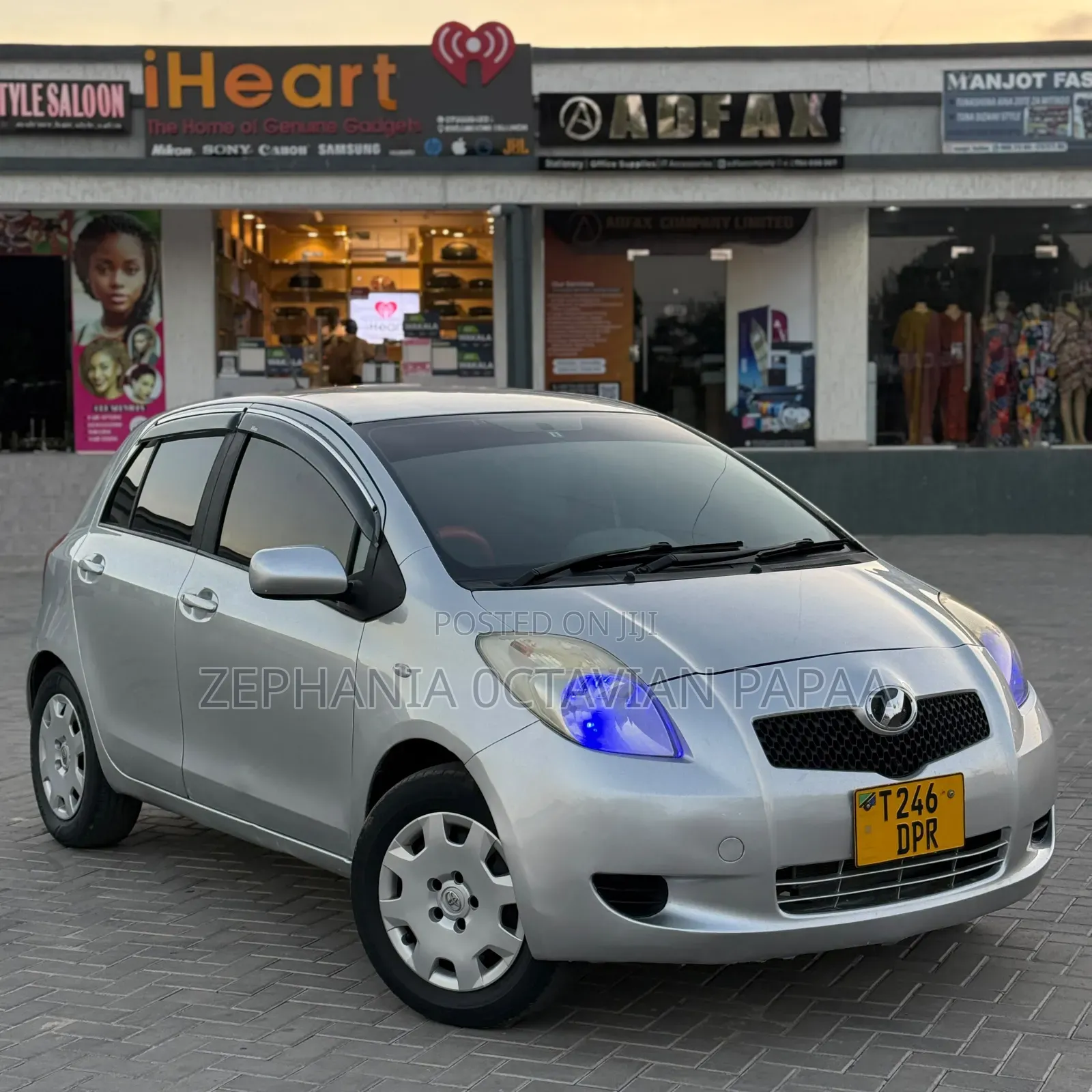 Toyota Vitz 2006 Silver