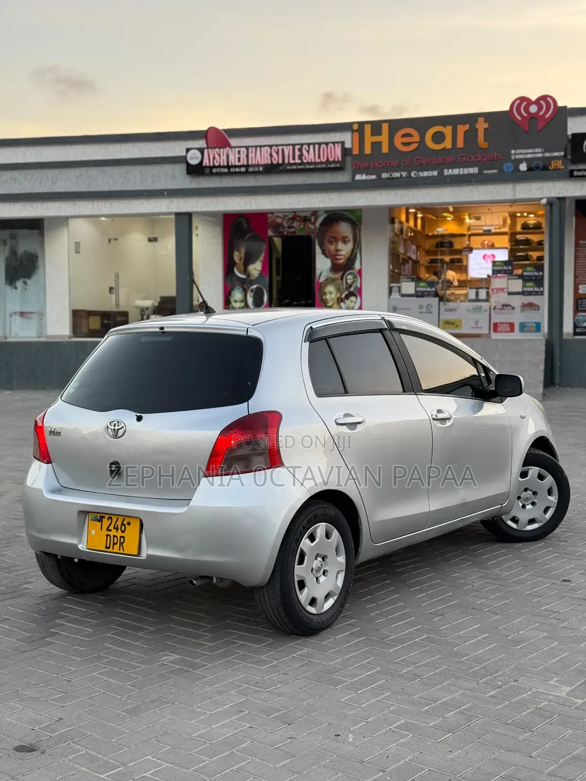 Toyota Vitz 2006 Silver