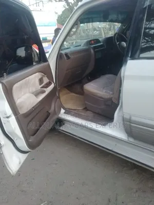 Toyota Land Cruiser Prado 1999 White