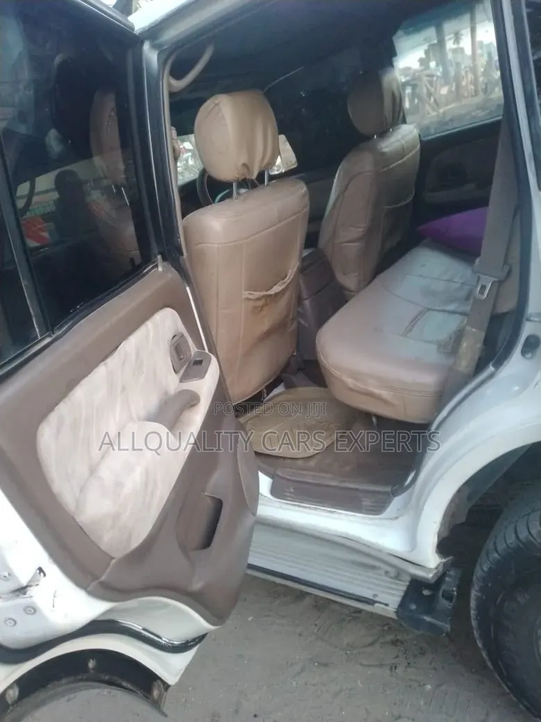 Toyota Land Cruiser Prado 1999 White