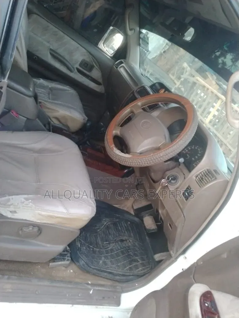 Toyota Land Cruiser Prado 1999 White