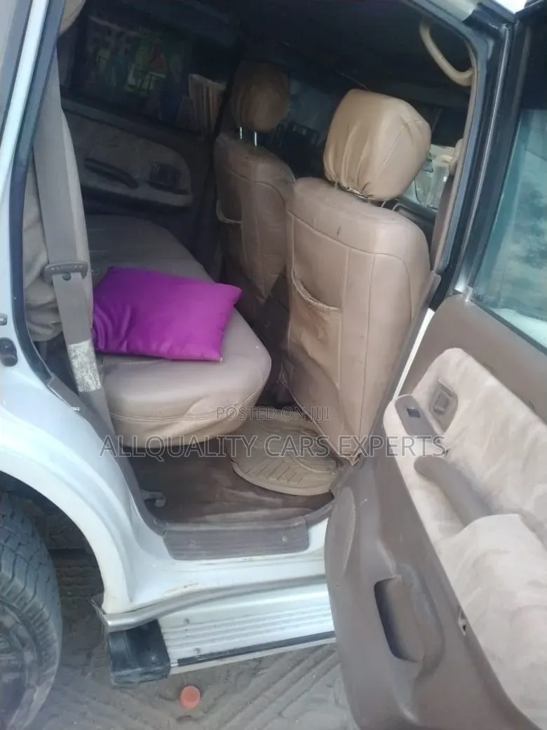 Toyota Land Cruiser Prado 1999 White