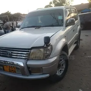Toyota Land Cruiser Prado 1999 White