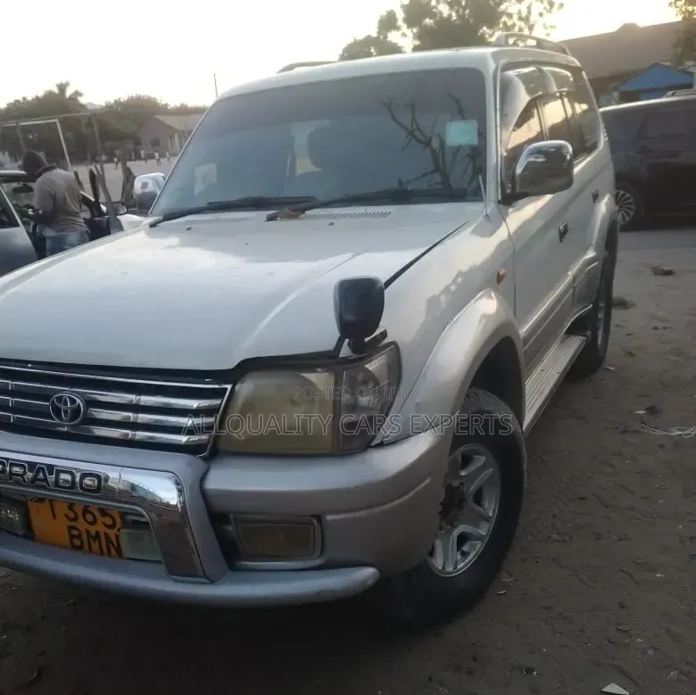 Toyota Land Cruiser Prado 1999 White