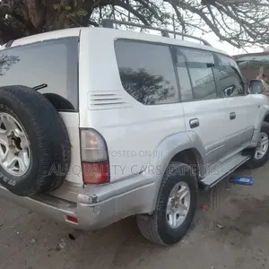 Toyota Land Cruiser Prado 1999 White