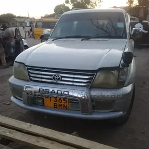 Toyota Land Cruiser Prado 1999 White