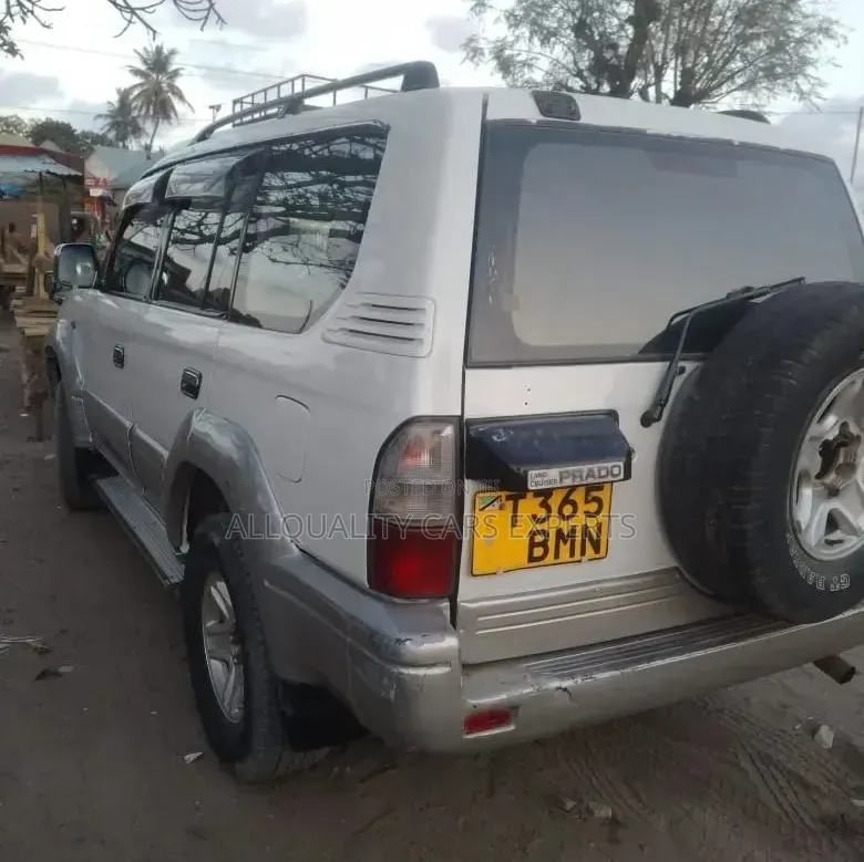 Toyota Land Cruiser Prado 1999 White