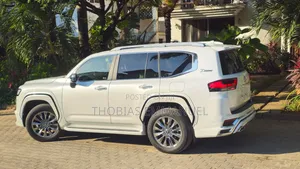Toyota Land Cruiser 2023 White
