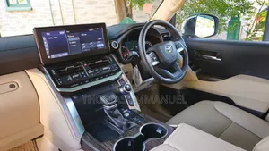Toyota Land Cruiser 2023 White