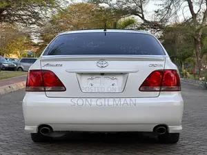 Toyota Crown 2006 White