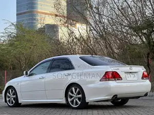 Toyota Crown 2006 White