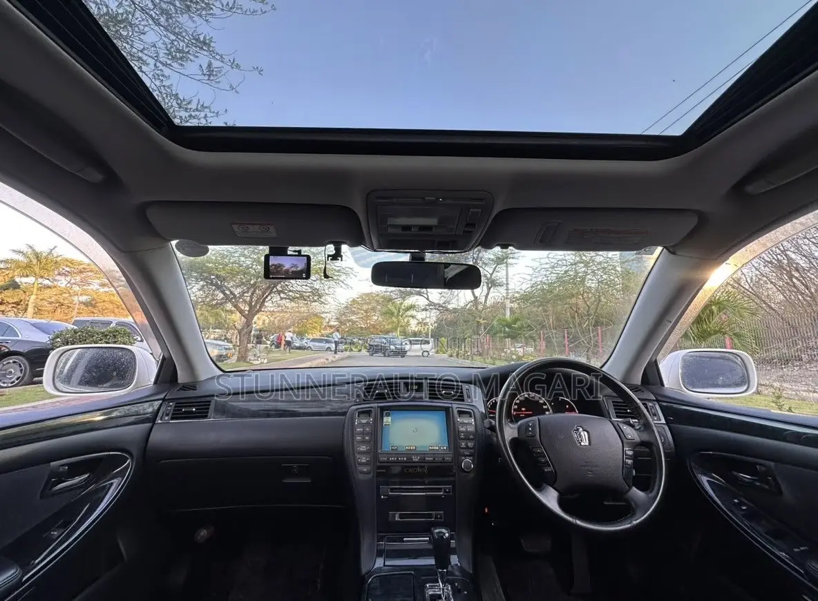 Toyota Crown 2006 Pearl