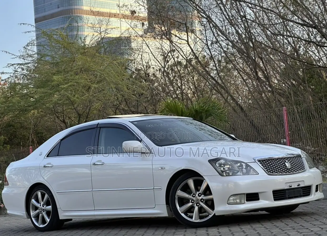 Toyota Crown 2006 Pearl