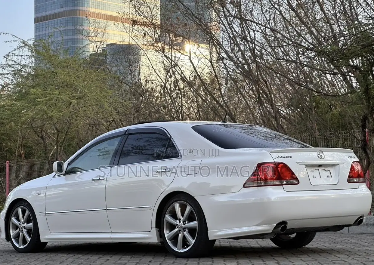 Toyota Crown 2006 Pearl