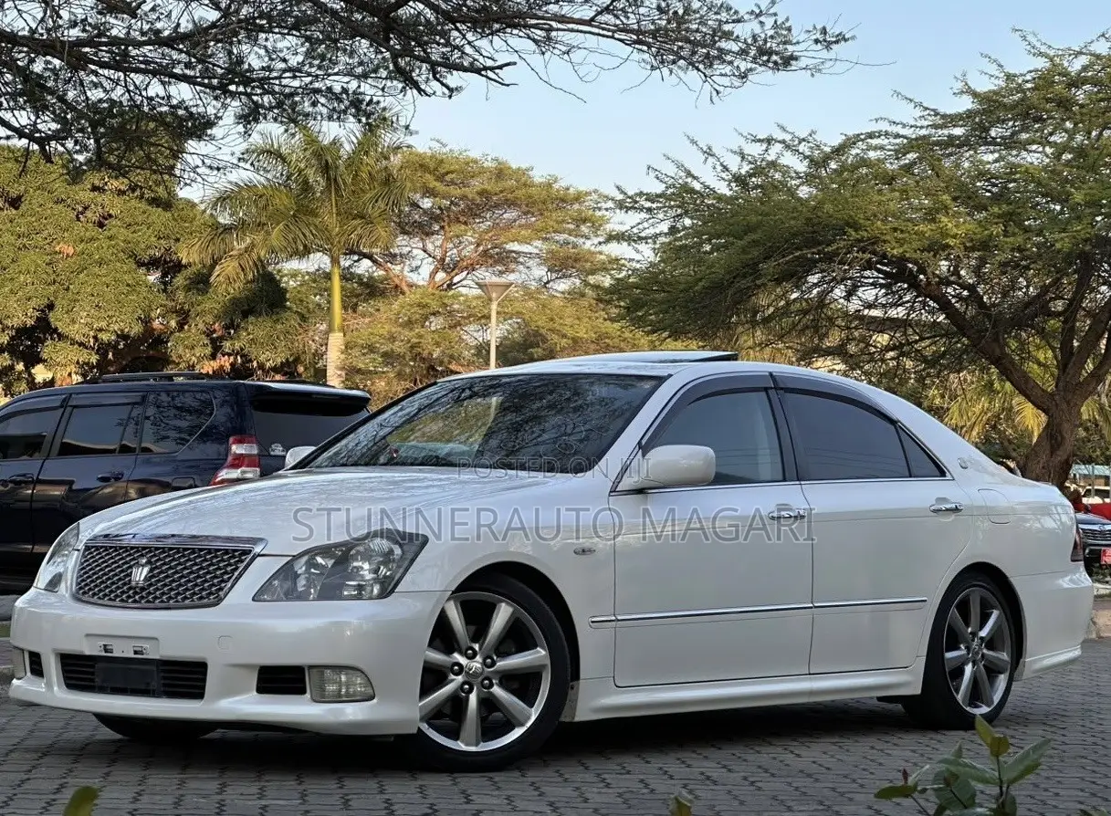Toyota Crown 2006 Pearl