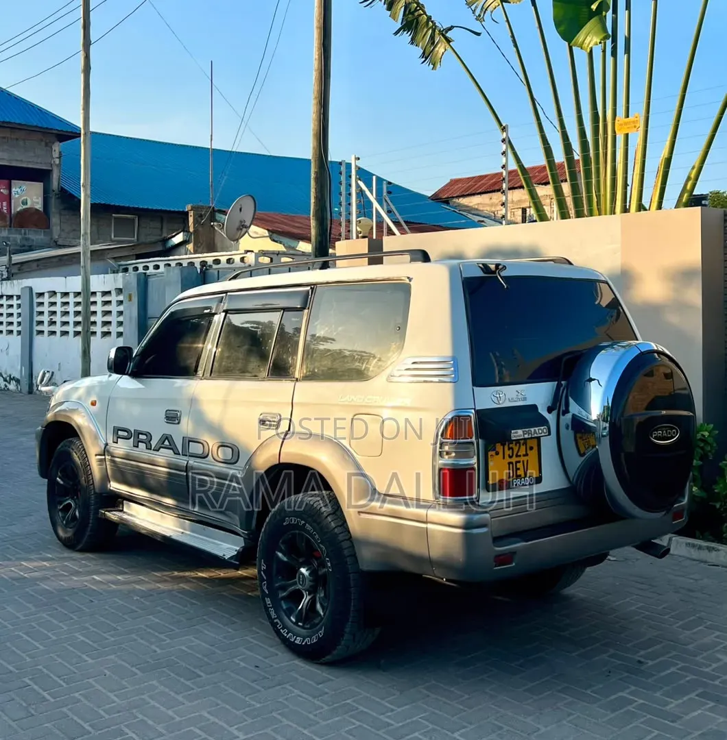 Toyota Land Cruiser Prado 2003 White