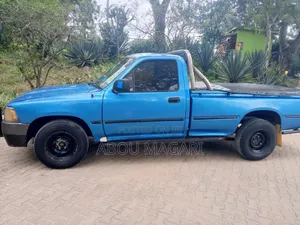 Toyota Hilux 2002 Blue