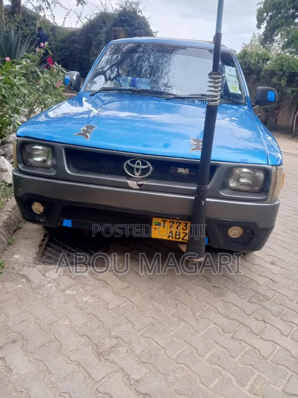 Toyota Hilux 2002 Blue