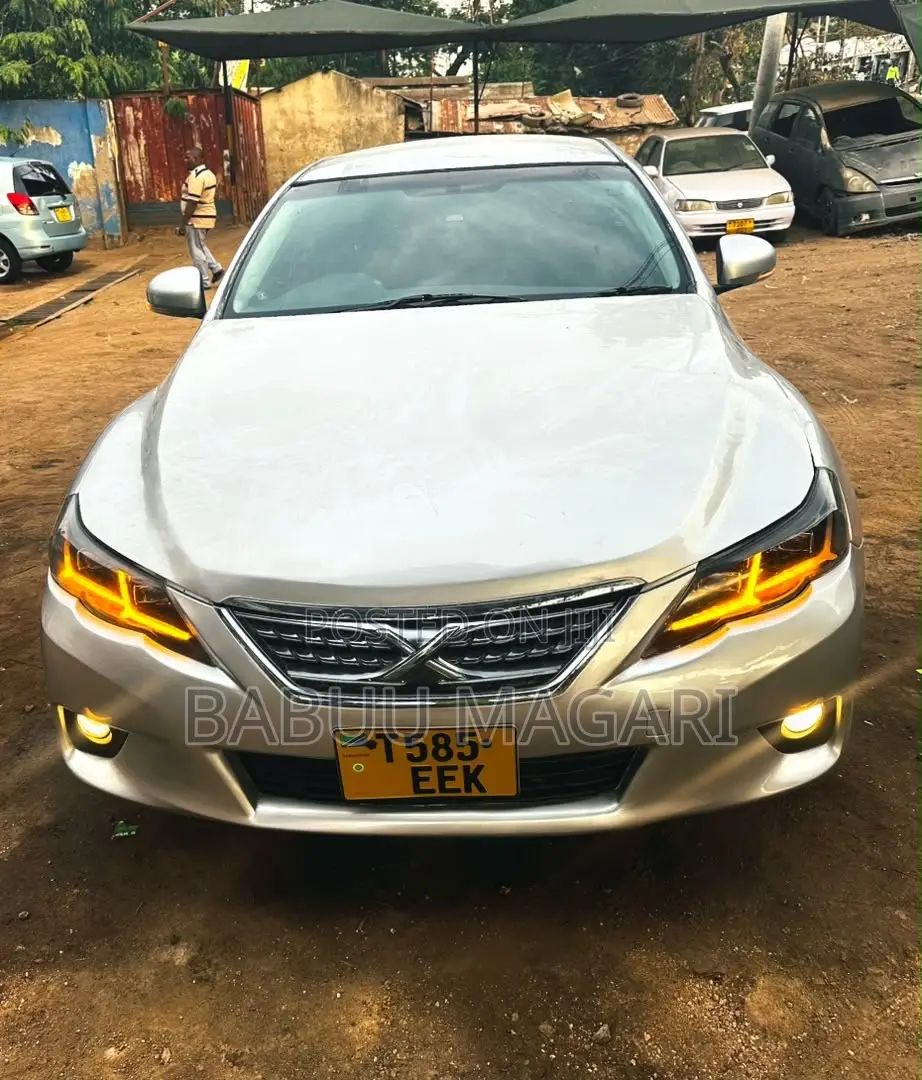 Toyota Mark X 2.5 AWD 2012 Silver