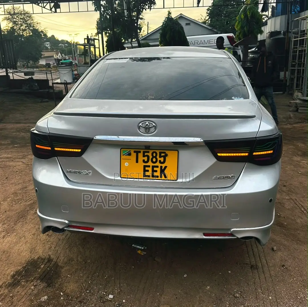 Toyota Mark X 2.5 AWD 2012 Silver