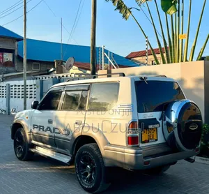Toyota Land Cruiser Prado 2003 White