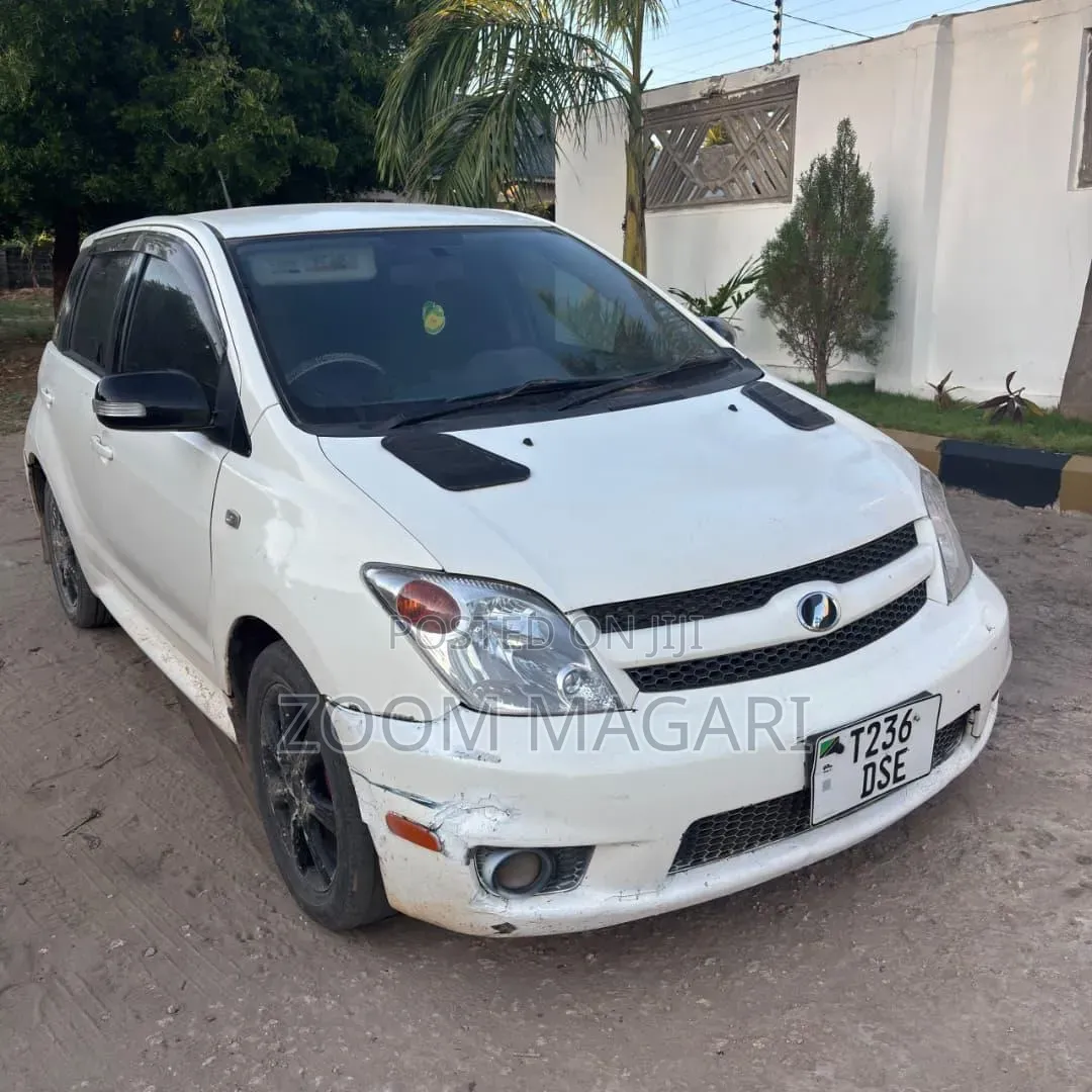 Toyota IST 2003 White