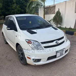 Toyota IST 2003 White