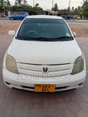 Toyota IST 2003 White