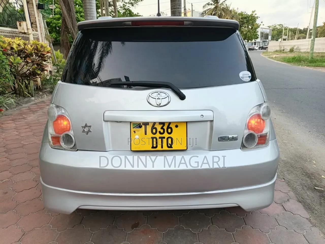 Toyota IST 2003 Silver