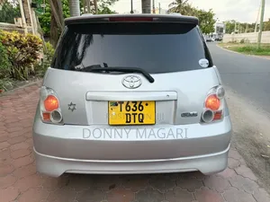 Toyota IST 2003 Silver