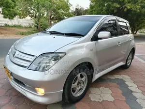 Toyota IST 2003 Silver